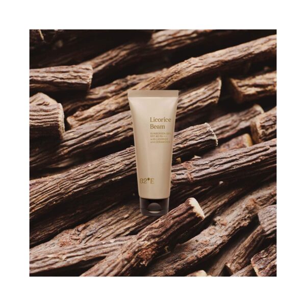 82°E Licorice Beam Gel Sunscreen With SPF 40 PA+++ (40 ml) - 82°E