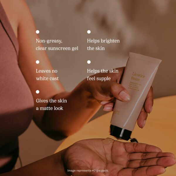 82°E Licorice Beam Sunscreen Gel SPF 40 PA+++ with Licorice and Ceramides (Mini) (15 g) - 82°E