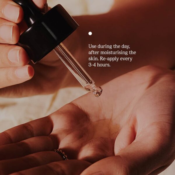 82°E Patchouli Glow Sunscreen Oil SPF 40 PA+++ with Patchouli and Ceramides (15 ml) - 82°E