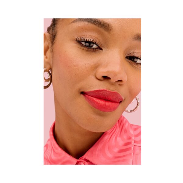 Benefit Cosmetics Plushtint Moisturizing Matte Lip Tint - 18 Feather Boa Soft Coral (6 ml) - Benefit Cosmetics