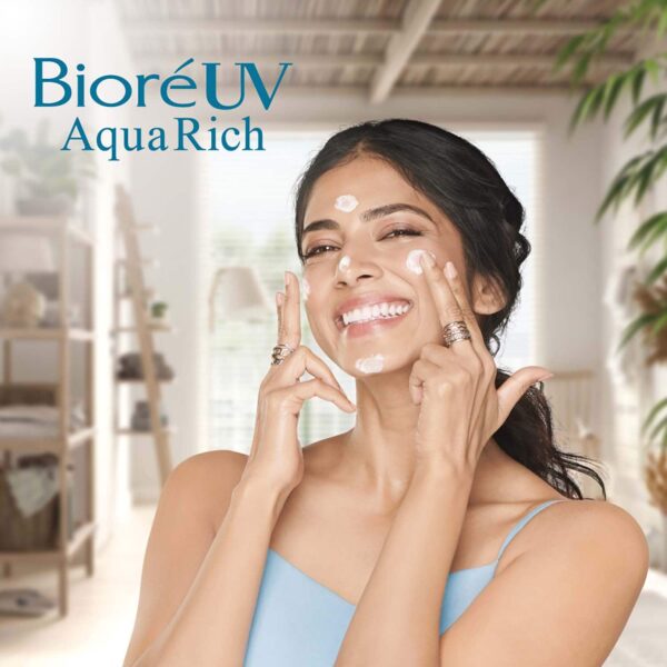 Biore Uv Aqua Rich Watery Essence Sunscreen With SPF 50+ PA++++ (70g) - Biore