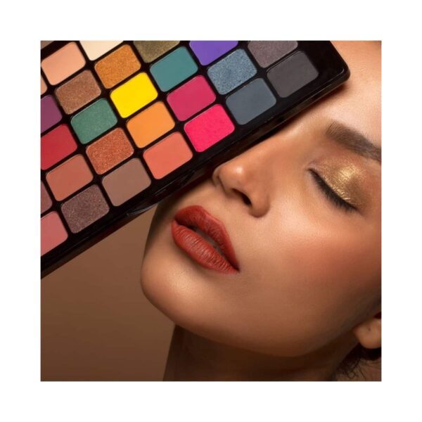 Europe Girl 40 Color Eyeshadow Palette - Cool Tone (40g) - Europe Girl