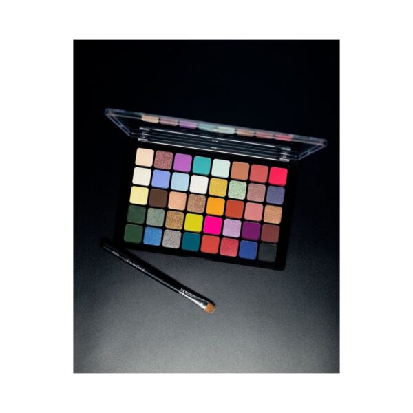 Europe Girl 40 Color Eyeshadow Palette - Vibrant Tone (40g) - Europe Girl