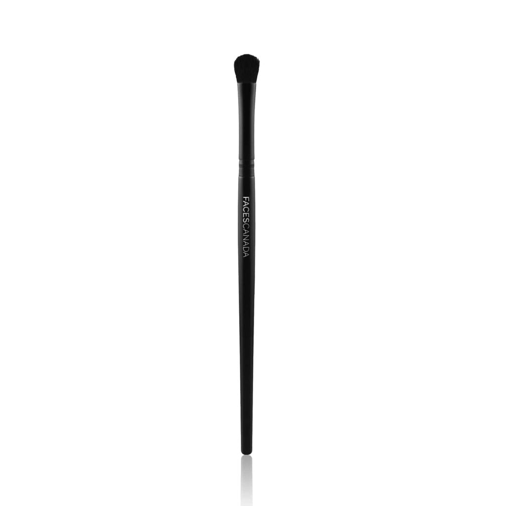 Faces Canada Eye Shadow Brush, Easy Swipe, Precise Definition, Smooth Application - Faces Canada