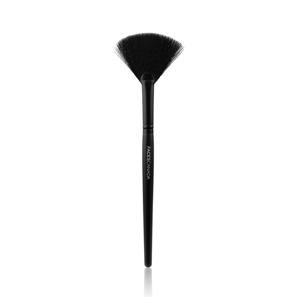 Faces Canada Highlighter Fan Brush, Wide Fan Brush For Precise To Wide Coverage, Airbrush Finish - Faces Canada