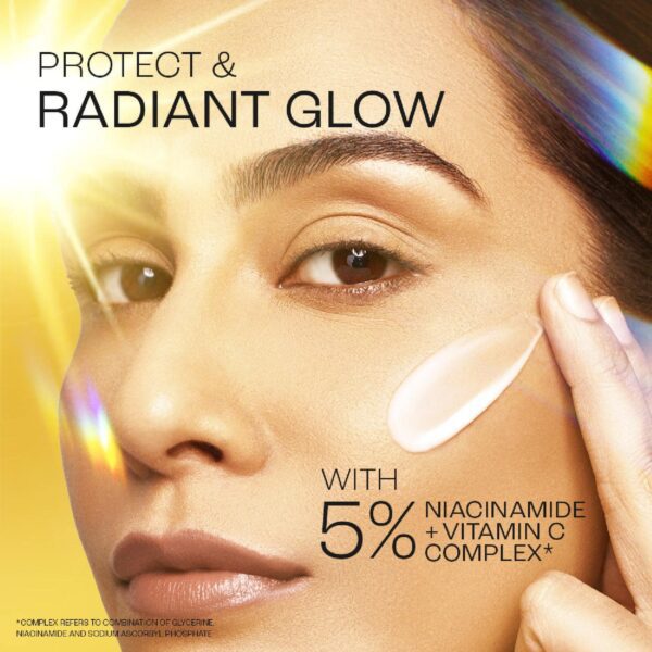 Lakme 5% Niacinamide & VIT C water-light Sunscreen gel SPF 50 Pa++++For Oily Skin,2X Glow (56 g) - Lakme