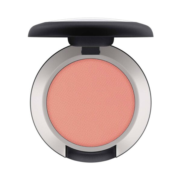 M.A.C Powder Kiss Eyeshadow - Strike A Pose (1.5 g) - M.A.C