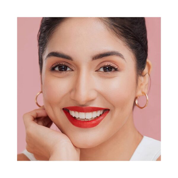Mamaearth Travel Essential Duo (Light Liquid Matte Mini Lipstick + Glow Serum Foundation Mini) Combo - Mamaearth