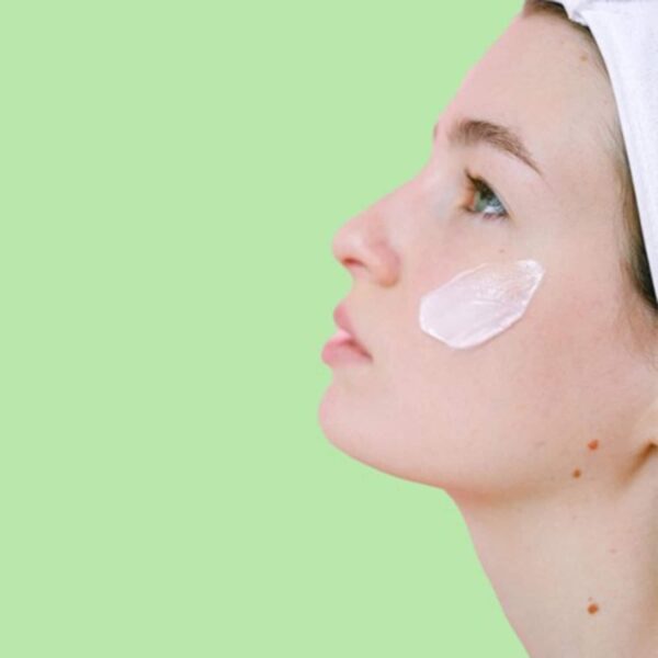 Nature Spell Vegan Retinol Face Moisturiser (100 ml) - Infused with Hyaluronic Acid - Nature Spell