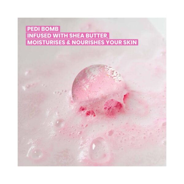 O3+ Pedilogix Scoop Bomb Pedicure With Bath Bomb For Soft and Moisturised Feet (110 g) - O3+