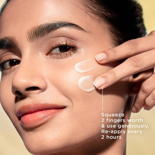 Pond's Sun Miracle SPF 35 PA+++ Crème Gel Sunscreen - Protect & Bright, With Niacinamide (50 g) - Pond's
