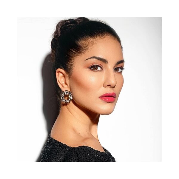 Star Struck by Sunny Leone Lip Gloss With Lip Liner & Lipstick Lip Kit - Coralicious (3 Pcs) - Star Struck by Sunny Leone