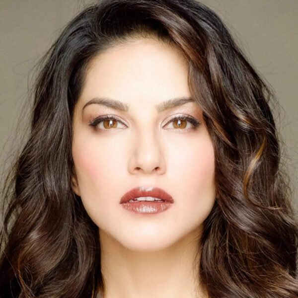 Star Struck by Sunny Leone Lip Kit - Bronze Beauty (2Pcs) - Star Struck by Sunny Leone