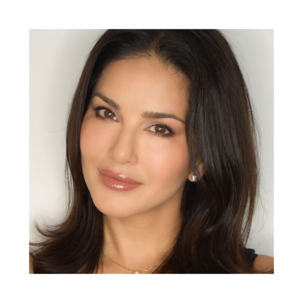 Star Struck by Sunny Leone Long Wear Lip Liner And Intense Matte Lipstick - Toffee (3 Pcs) - Star Struck by Sunny Leone