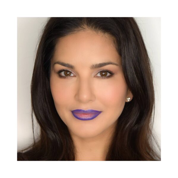 Star Struck by Sunny Leone Long Wear Lip Liner - Sapphire (1.2g) - Star Struck by Sunny Leone