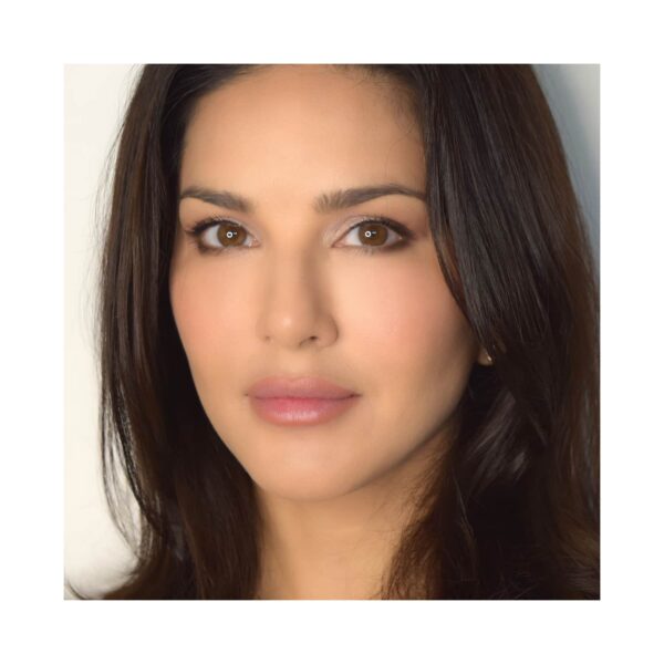 Star Struck by Sunny Leone Long Wear Lip Liner - Toffee (1.2g) - Star Struck by Sunny Leone