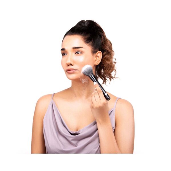 SUGAR Cosmetics 007 Powder Blend Trend Face Brush - Black (56g) - SUGAR Cosmetics