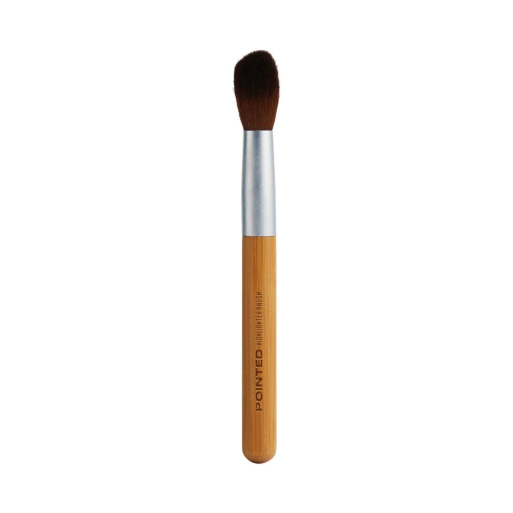 The Body Shop Pointed Highlighter Brush (1 pc) - The Body Shop