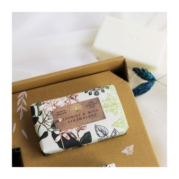 The English Soap Company - Anniversary Jasmine & Wild Strawberry Hand & Body Gift Set (3 Pcs) - The English Soap Company