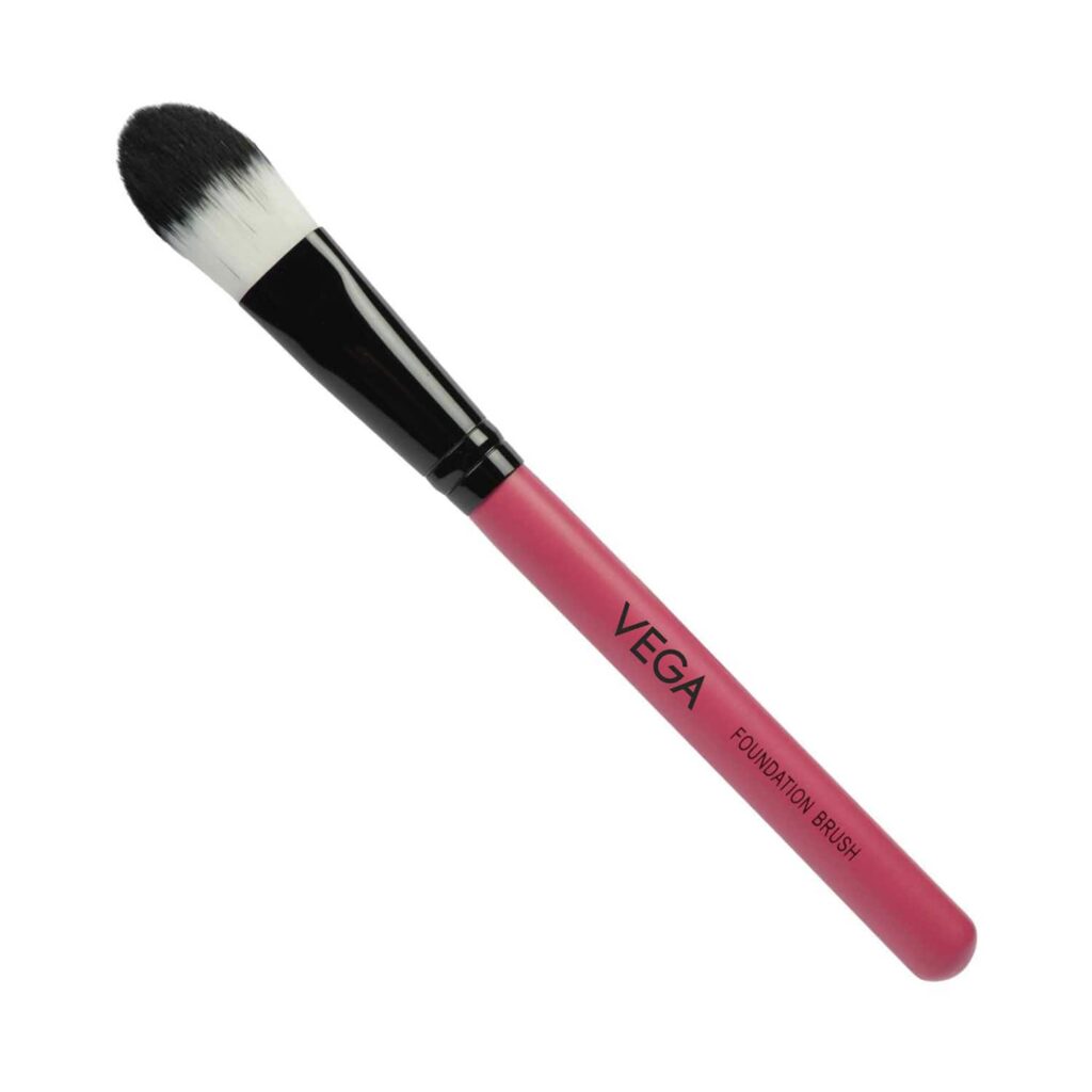 Vega Foundation Blender Brush for Makeup Easy to Blend (MBP-04) (15 g) - Vega